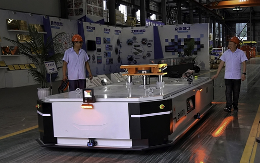 30T 牽引 AGV 在物流行業優勢顯著，具備強大負載、精準導航、自動化作業、適應復雜環境、節省人力、便于集成以及安全性能突出等優勢，助力物流高效運作。